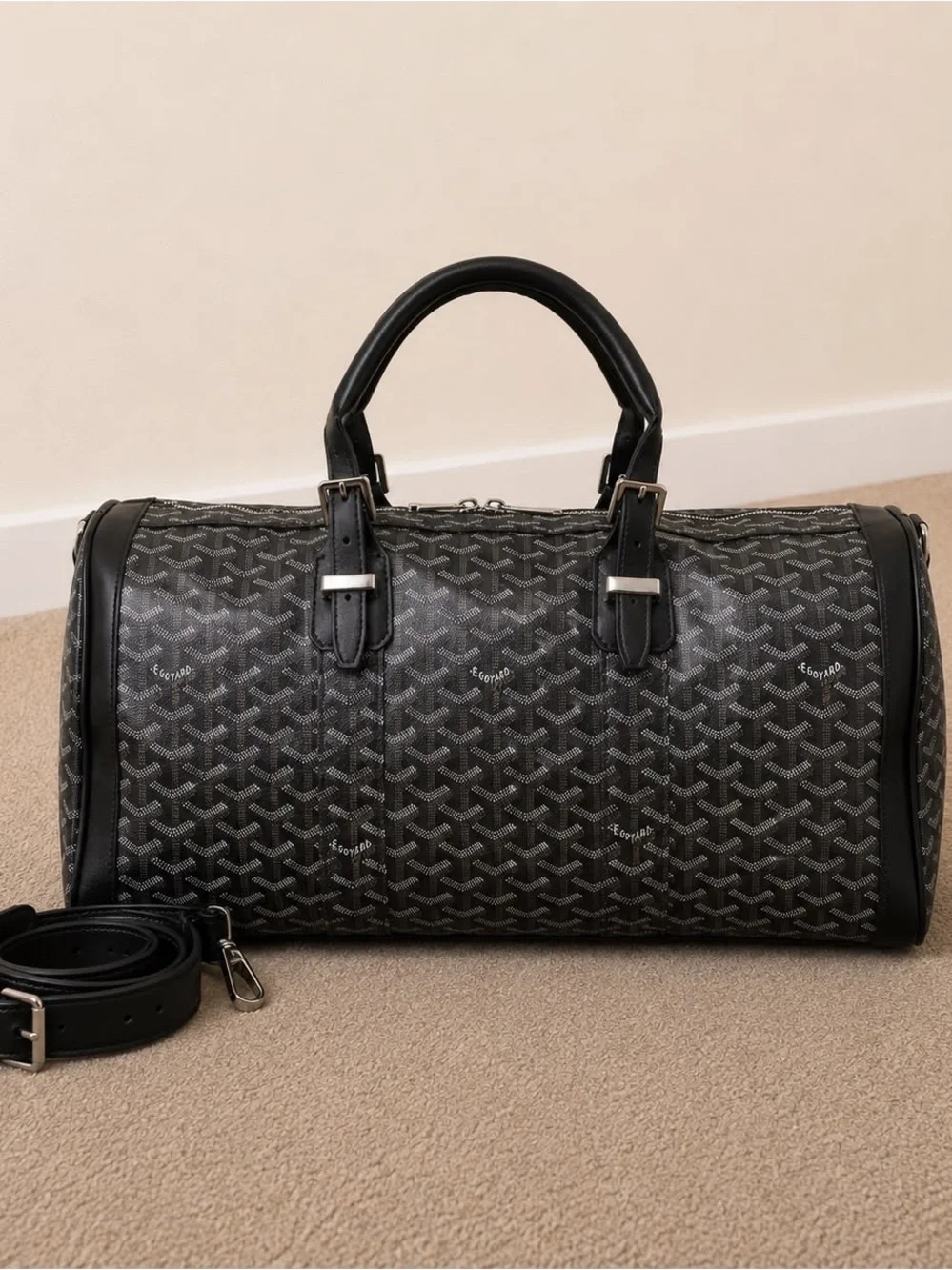 Abercrombie & Fitch Black Patterned Men's Duffel Bag